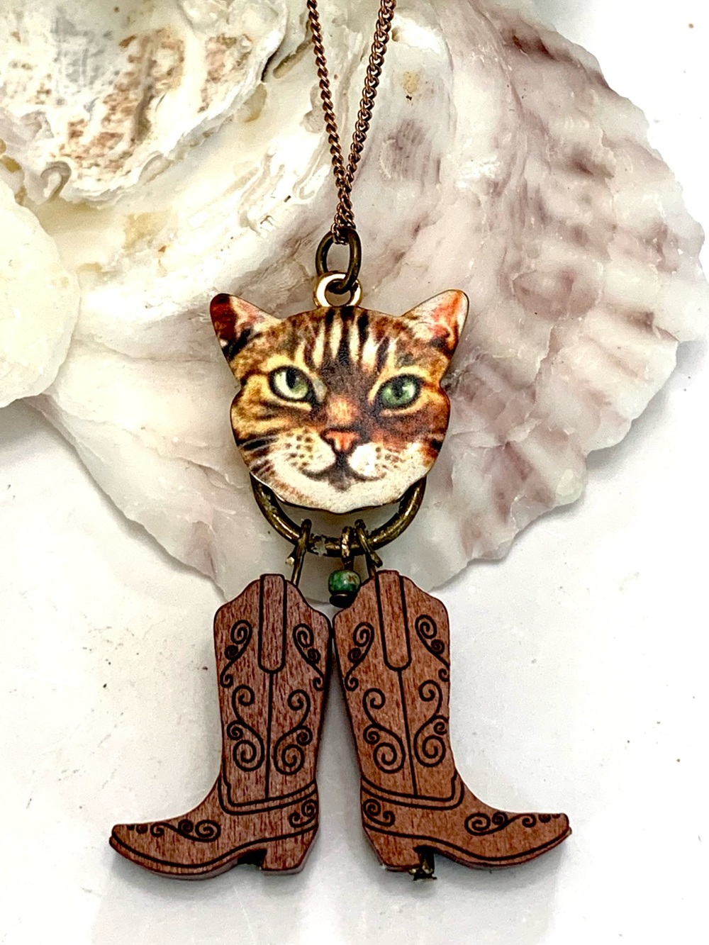 Puss in Western Boots Necklace - Picture 2 of 6